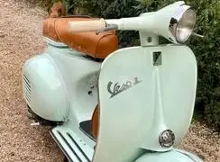 زیبایی بی نظیر وسپا کلاسیک VBB با رنگ سبز پاستلی