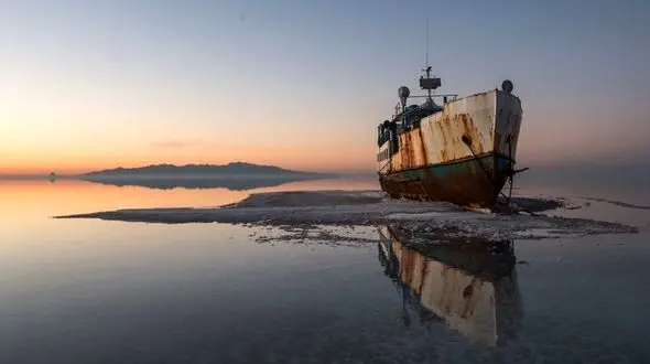 حاکمیت شوری مرگبار بر بزرگ‌ ترین دریاچه داخلی ایران/ از  آب دریاچه وان ترکیه برای احیای دریاچه ارومیه استفاده شود!