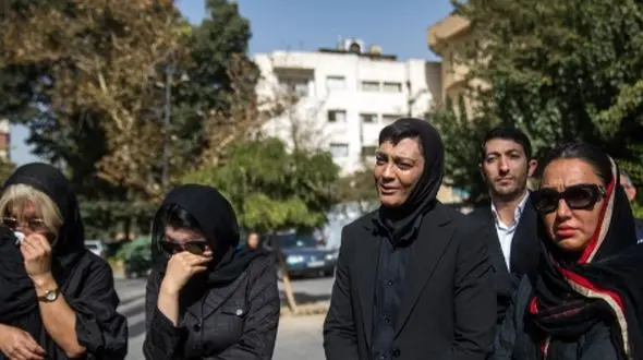 فیلم / خواهر امید جهان: بدنش یخ بود روم نشد بغلش کنم ماچش کنم ! / الهی بمیرم  امید استرس زیادی بخاطر من و بچه هام کشید و ....