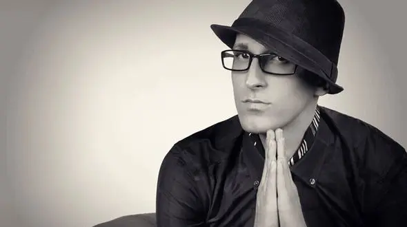 دانلود آواز باشکوه  مرتضی پاشایی / آهنگ  وقتی می میرم بی تو / یا هیشکی یا تو...