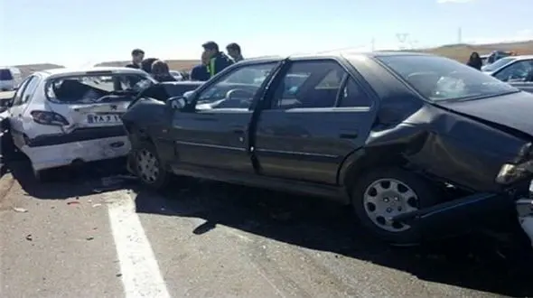 عکس / انتقال 7 زن و مرد اصفهانی از این صحنه به بیمارستان 