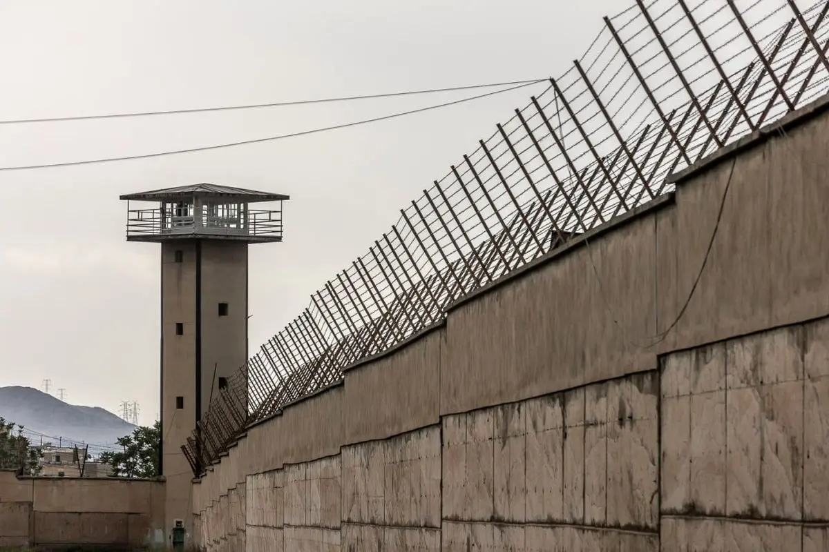 خودکشی نادر یاکوزا در سلول زندان / اعضای باندش 13 دختر تهرانی را به بهانه بدحجابی ربوده بودند