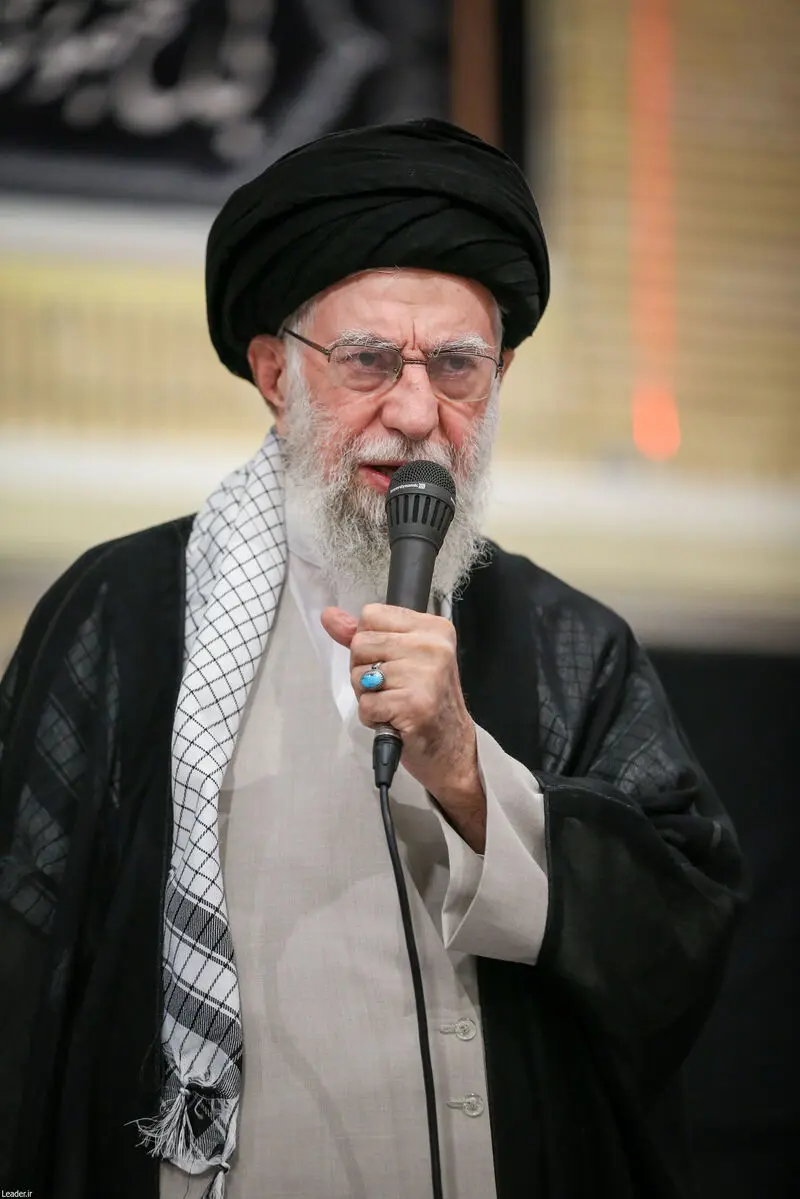 رهبر انقلاب حضرت آیت الله خامنه ای در مراسم بزرگداشت شهدای جنگ تحمیلی اخیر 7-5-1404
