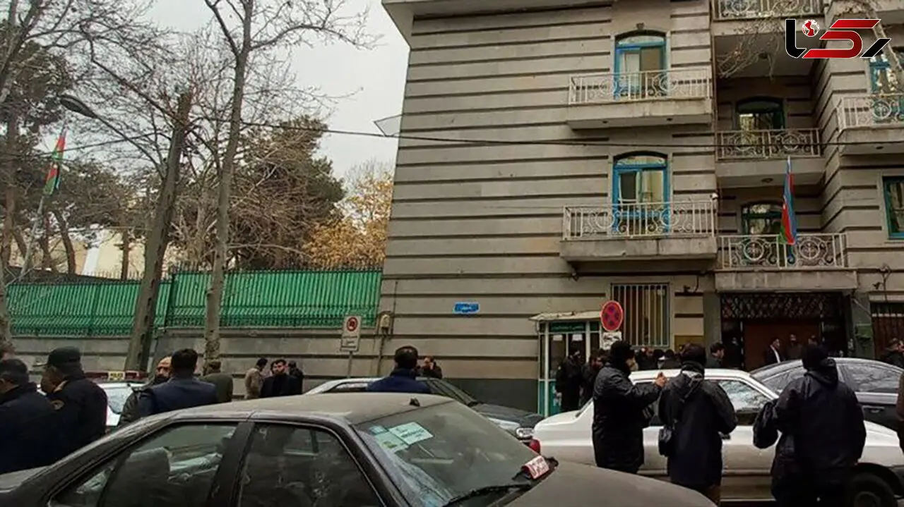 فیلم های لحظه به لحظه حمله به سفارت آذربایجان در تهران / اعتراف مرد آذری به ناموسی بودن انگیزه اش