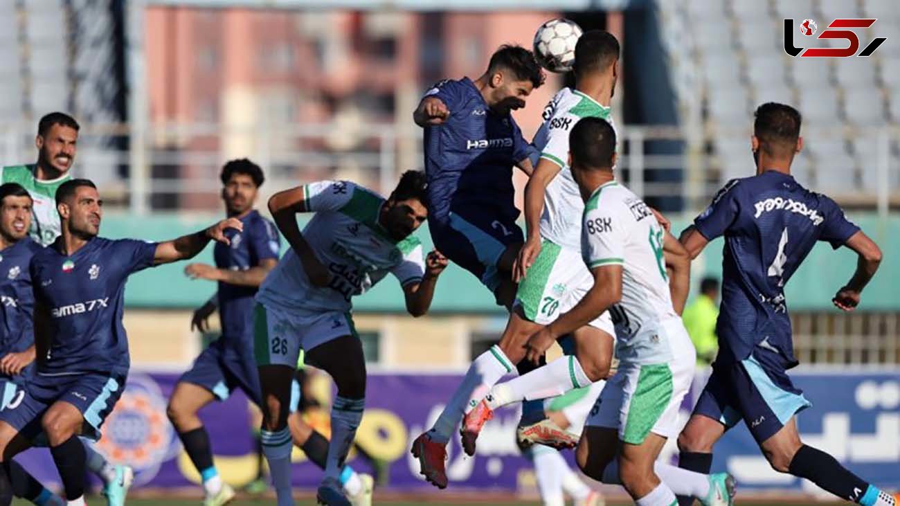 شنود مکالمه داوران جنجالی فوتبال ایران/ تکذیب شایعات درخصوص کمک داور