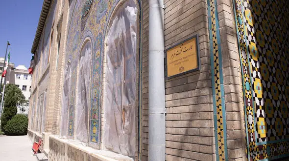 فیلم / جدیدترین وضعیت کاخ گلستان پس از آسیب ناشی از امواج انفجار / مسئول موزه‌های کاخ گلستان: همزمان با روند آسیب شناسی، اقدامات حفاظت اضطراری در حال انجام است
