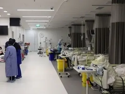 فیلم / بیماران بدون حجاب !/ ادعای مجری صدا و سیما:‌ در بیمارستان‌ها بیماران حجابشان مشکل دارد...