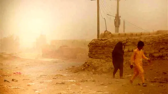 طوفان گرد و خاک 120 زن و مرد و بچه را راهی بیمارستان کرد / در سیستان و بلوچستان رخ داد