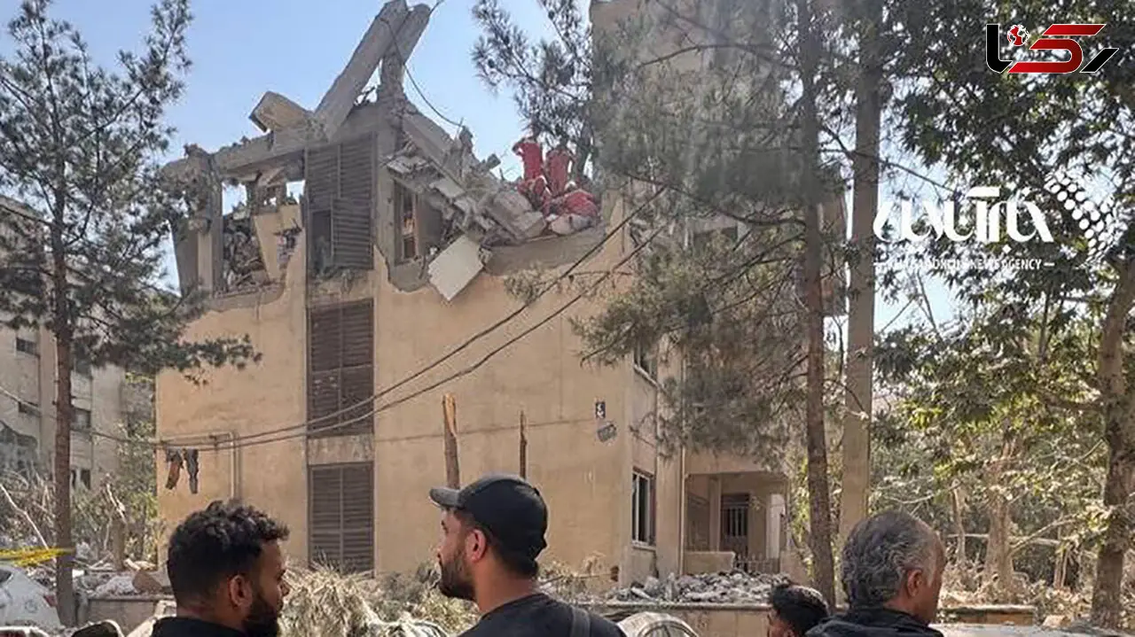 منزل شهید مینوچهر که بامداد امروز مورد حمله تروریستی اسرائیل قرار گرفت