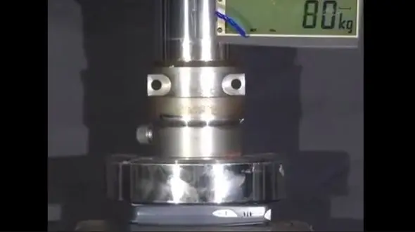 این گوشی نوکیا زیر دستگاه پرس له نشد + فیلم