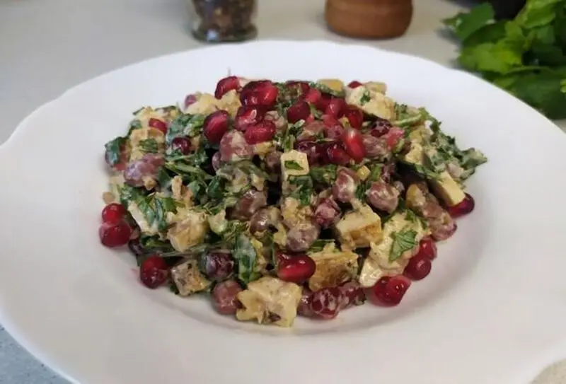 تهیه سالاد مرغ و گردو