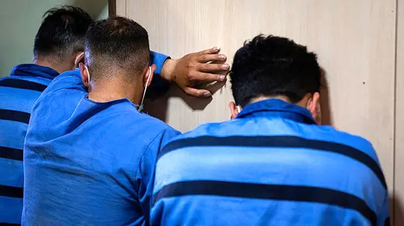 حمله 3 جوان با بنزین به مدرسه ای در تهرانسر / پلیس به موقع رسید