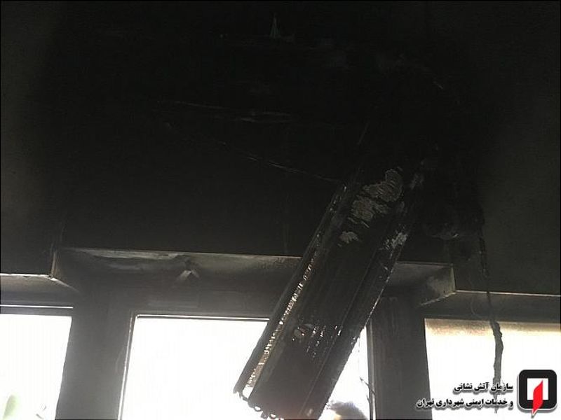 شعله های آتش در مغازه فروش پوشاک بچه گانه افتاد 