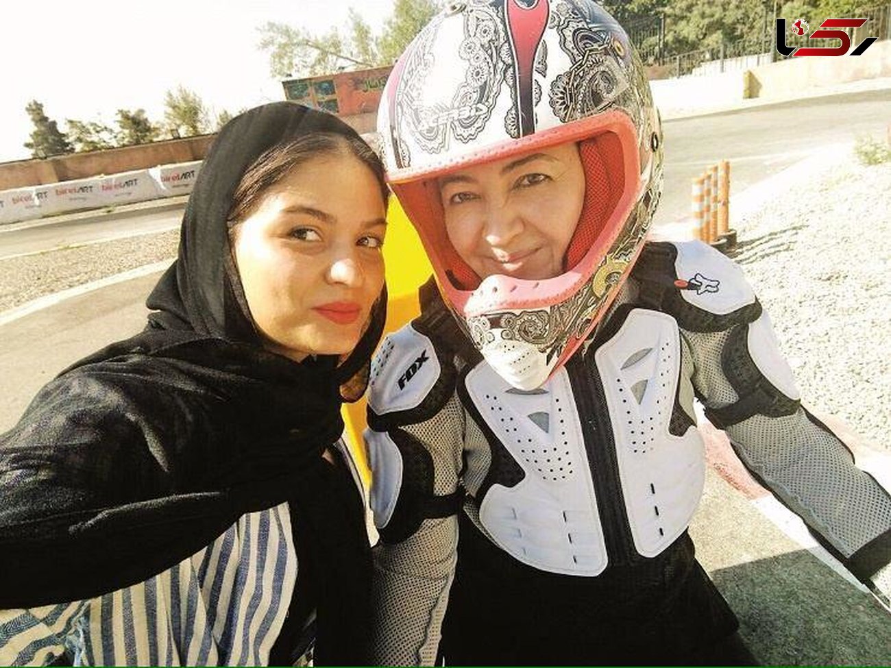 موتورسواری ستاره زن سینمای ایران با مربی خصوصی +سلفی دو نفره
