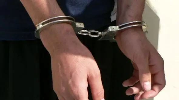 دستگیری قاتل لحظاتی پس از قتل در کوهدشت