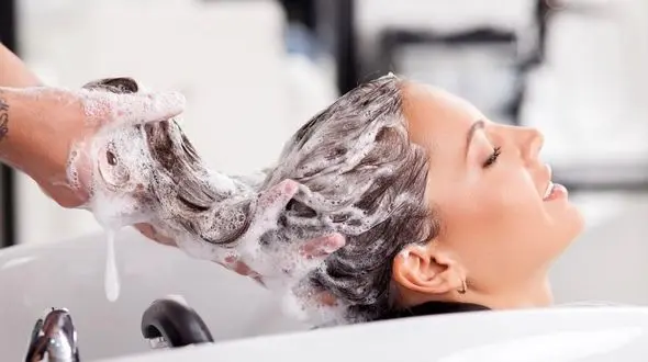 شستن موها با آب سرد یا داغ؟