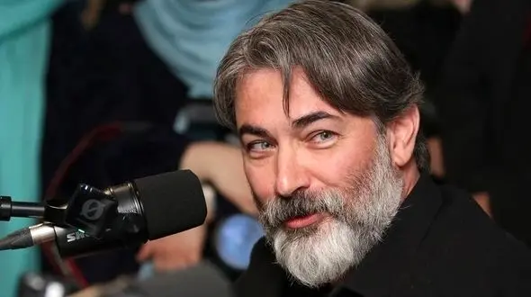 نگاهی به حضور میترا رفیع، حسین پاکدل، پارسا پیروزفر، حمید علیدوستی، سروش صحت و سایر هنرمندان اهل کتاب در مراسم رونمایی از کتاب «استادان بزرگ بازیگری» پیمان معادی