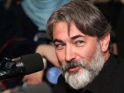 نگاهی به حضور میترا رفیع، حسین پاکدل، پارسا پیروزفر، حمید علیدوستی، سروش صحت و سایر هنرمندان اهل کتاب در مراسم رونمایی از کتاب «استادان بزرگ بازیگری» پیمان معادی