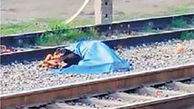 گریه های سگ باوفا کنار جسد صاحبش / قطار مکزیک مرد 57 ساله را له کرد+ عکس