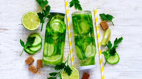فواید آب خیار برای سلامتی