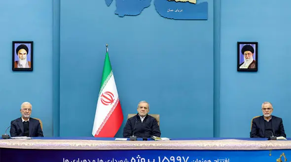 پزشکیان: امیدواریم سال آینده شاهد قطع برق و گاز نباشیم