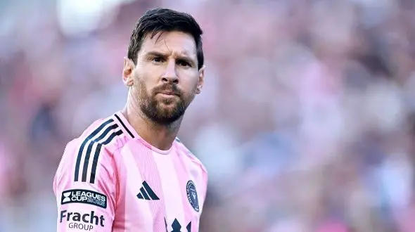  مسی با پیراهن مارادونا دل‌ها را لرزاند + فیلم