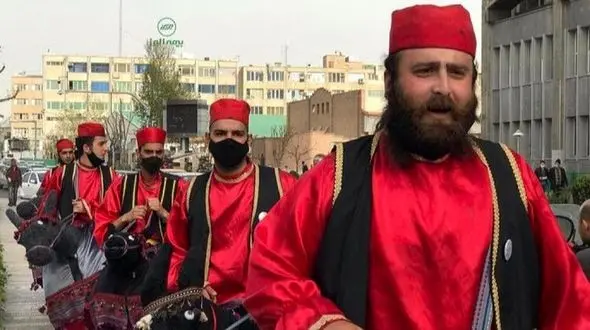 حذف سنت ایرانی از بستر پایتخت ایران / شهرداری بی تفاوت به تاکید بزرگان هنر قیچی به دست گرفته است