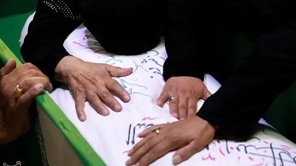 دیدار خانواده با شهید دفاع مقدس پس از 33 سال 