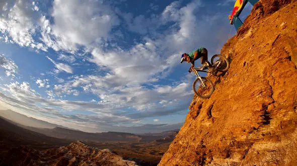 اوج هیجان از زاویه نگاه دوچرخه‌سوار / نهایت آدرنالین+ فیلم 