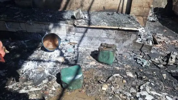 آتش‌سوزی شدید خودرو سواری در پمپ بنزین کرمانشاه