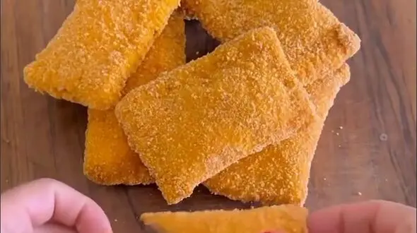 طرز تهیه پیراشکی مرغ پنیری + فیلم