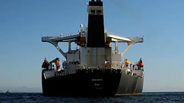نقص فنی نفتکش ایرانی در دریای سرخ