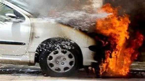 تعمیر خودرو جان راننده را گرفت / در مازندران رخ داد