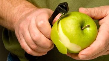 میوه‌ خوردن در زمان اشتباه می‌تواند شما را بیمار کند! چه زمانی بهترین انتخاب است؟