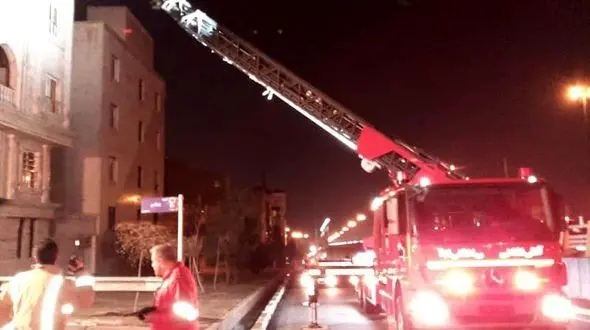 نجات جان 5 همدانی از آتش سوزی مغازه ای در خیابان باباطاهر