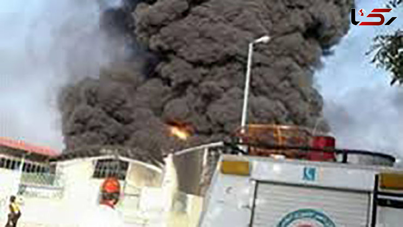 آتش سوزی در واحد نهاده‌های دامی شهرک شکوهیه قم

