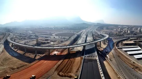 پل تازه افتتاح شده در اصفهان دچار نشست و شکاف های خطرناک است؟ + توضیح یکی از مسئولان پروژه