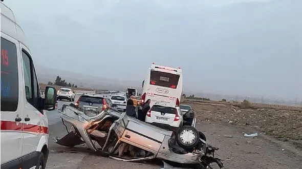 مرگ دردناک نوزاد 6 ماهه در تصادف زنجیره ای اراک