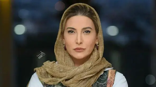 استایل مونوکروم و مجلسی فریبا نادری با مانتو اعیانی گلدوزی شده با گنجشک / شیک ترین خانم بازیگر ایرانی با اختلاف!