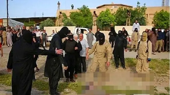 داعشی ها  یک اسیر سوری و 10 سر بریده را آب‌پز کردند!
