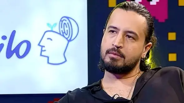 فیلم / مهرداد صدیقیان: دوست دخترم مریضه چند ماه بیشتر زنده نیست .../ گل مریم خیلی دوست داره واسش میگیرم ...