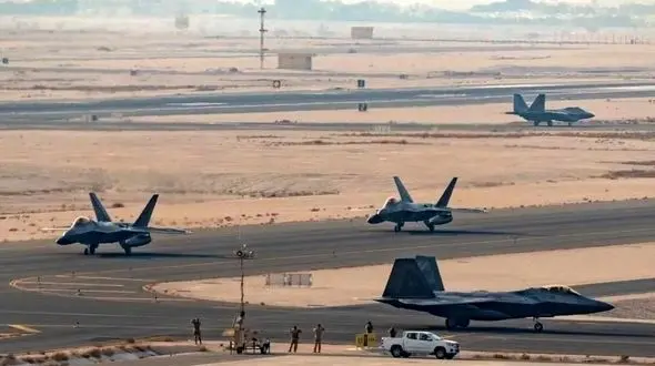 آمریکا پایگاه های نظامی  اش در قطر را شروع به خالی کردن کرده؟ /  ماجرا چیست؟