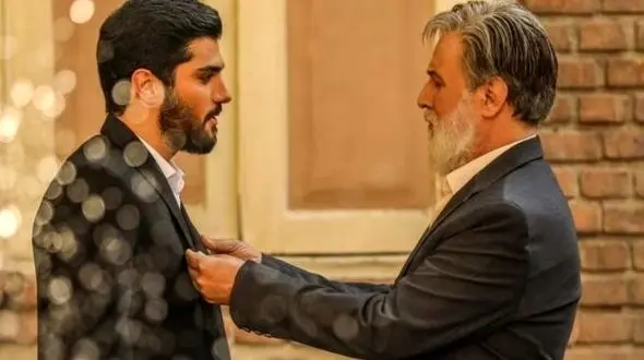 چرا امین تارخ در سریال «آقازاده» بازی کرد؟