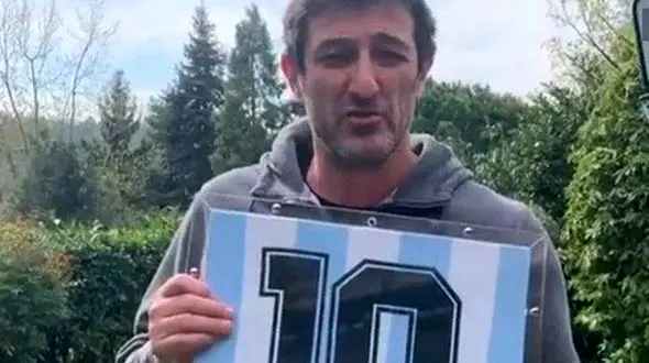 فروش پیراهن مارادونا برای مبارزه با کرونا + عکس