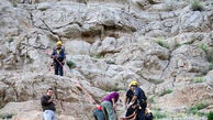 نجات مرد تبریزی پرت شده از کوه در کازرون