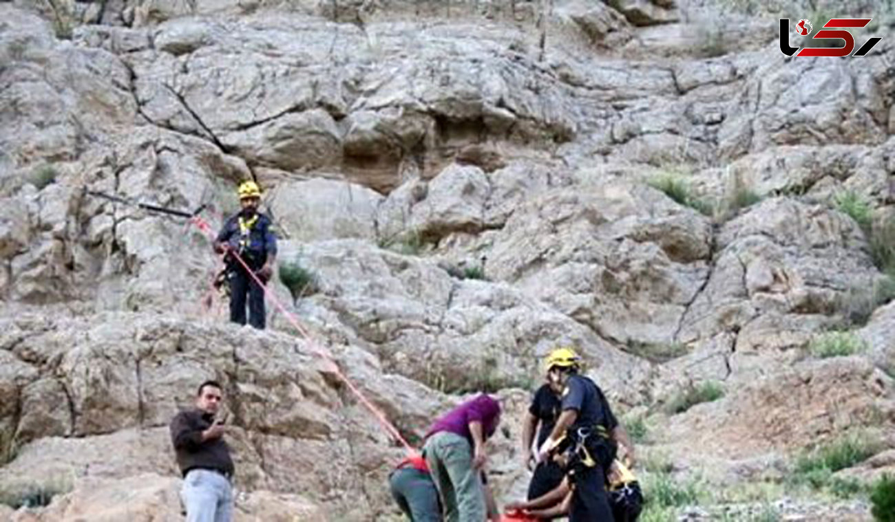 نجات مرد تبریزی پرت شده از کوه در کازرون
