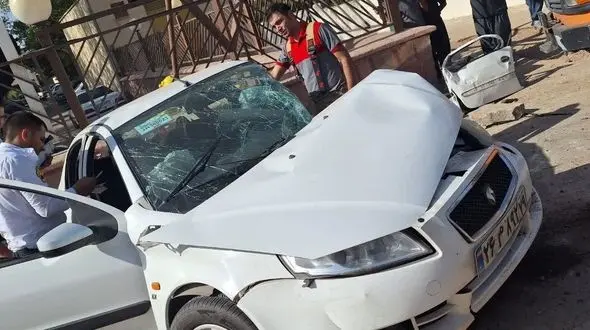 واژگونی خودرو سواری رانا درجاده قزوین به اقبالیه
