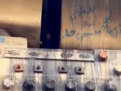 عجیب اما واقعی! / ‌زن و مردی که برای شارژ موبایل لای پل صدر تهران گیر کردند!