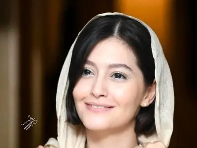 فیلم افتتاح سالن زیبایی پردیس احمدیه خانم بازیگر وطن پرست ایرانی