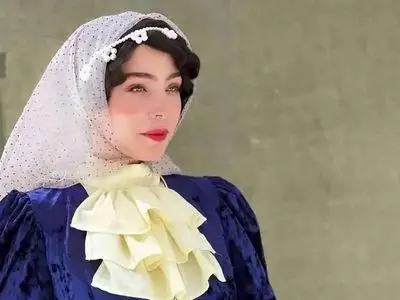 استایل مدرن و شیک زهرا فراهانی در مراسم اکران «شاه نقش» / «نیمتاجِ بامداد خمار» بر فرش قرمز سرتا پا مشکی